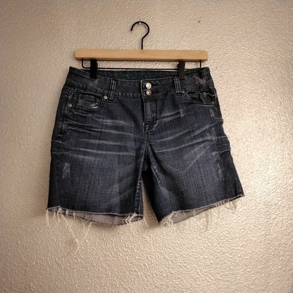 Delias Junior's Denim Cut Offs   Size 7/8 - Picture 1 of 4